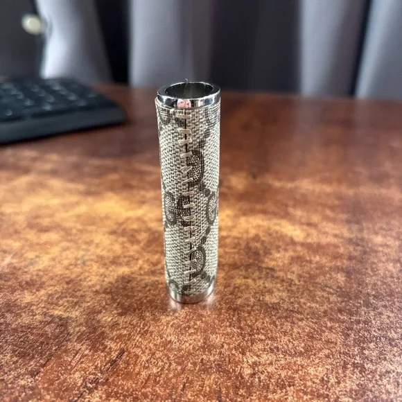 Upcycled Bic case - Picture 4 of 6